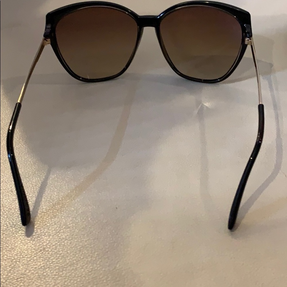 Women’s Vonzipper Sunglasses - Picture 7 of 7